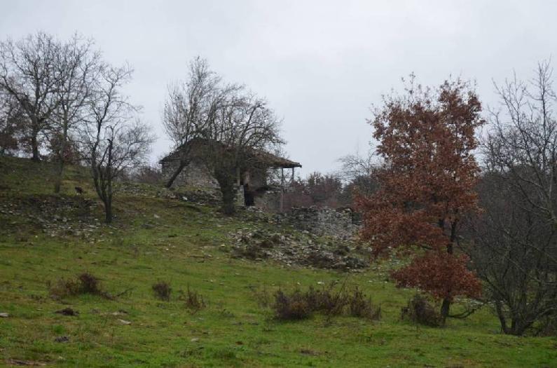 και την έναρξη του Εμφυλίου. Ως το 1974 άλλωστε το μεγαλύτερο μέρος της περιοχής ήταν επιτηρούμενη στρατιωτική ζώνη και η κυκλοφορία ελέγχονταν από το στρατό.