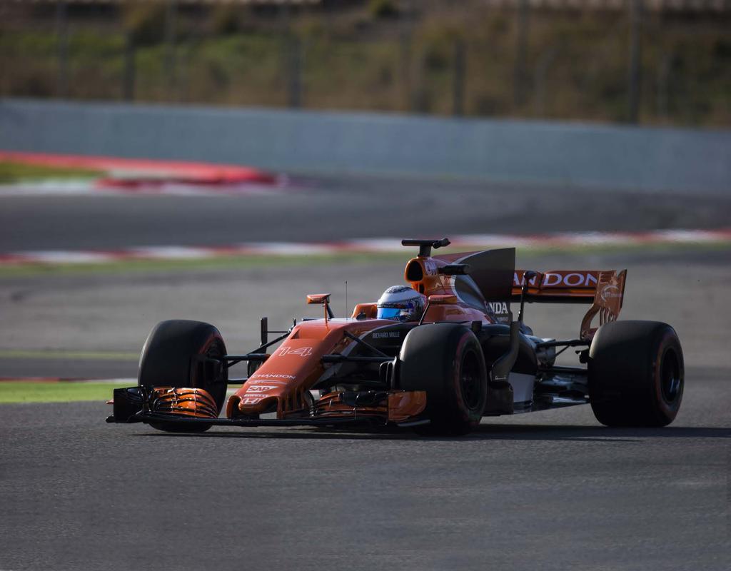 2 Stoffel Vandoorne McLaren Γεννήθηκε: 26/03/1992 στην Kortrijk του Βελγίου Ντεμπούτο στην F1: GP Μπαχρέιν 2016 Προηγούμενες ομάδες: - Συμμετοχές σε GP: 1 Καλύτερος τερματισμός: 10ος Τερματισμοί