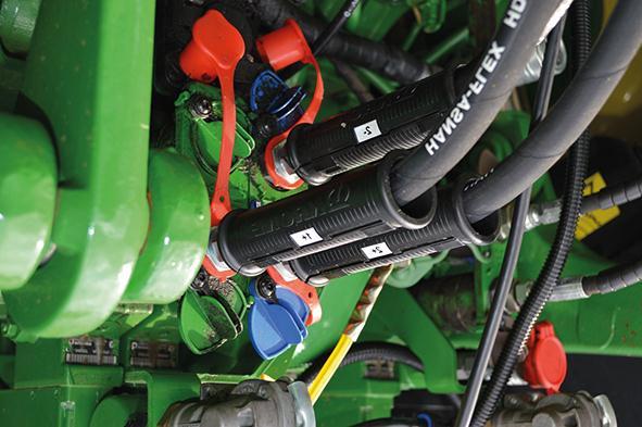 Pos: 110.17 /BA/Inbetriebnahme/EasyCut/Hydraulik/Hydraulikanschluss Bild EC B 870 CV/CR @ 364\mod_1440689587362_85.docx @ 2683864 @ @ 1 Pos: 110.21 /Layout Module /----------------Leerzeile 5 Pt.