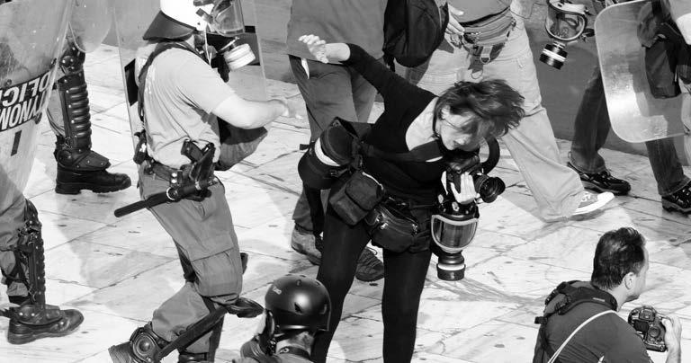 ΑΛΗΘΕΙΑ ΣΑΒΒΑΤ0 2 ΜΑΪΟΥ 2015 ΕΠΙΚΑΙΡΟΤΗΤΑ 11 Της ΔΩΡΑΣ ΠΑΜΠΟΥΛΟΥ Μόλις το 14% των κατοίκων του πλανήτη ζει σε μια χώρα όπου ο Τύπος είναι ελεύθερος ενώ η ελευθερία του τύπου βρίσκεται στο χαμηλότερο