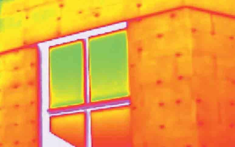 Pritrdilno sidro Baumit KlebeAnker Duplex, omogoča pritrjevanje fasadnega sistema brez toplotnih mostov in samo z eno dolžino sider za vse debeline izolacije.