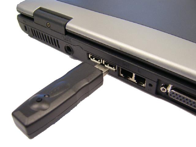 Εκκινήστε τα Windows (έκδοση 98 SE ή µεταγενέστερη). Συνδέστε το δέκτη σε µια θύρα USB. 2 Χρησιµοποιήστε το καλώδιο προέκτασης USB αν ο δέκτης µπλοκάρει τη θύρα USB. Θα ανιχνευτεί το νέο υλισµικό.
