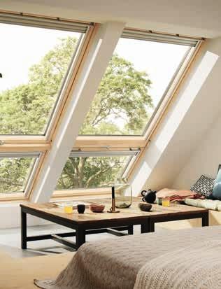 Premium Strešný balkón GDL 3066 VELUX Cabrio s nízkoenergetickým trojsklom premení vaše strešné okno v priebehu pár sekúnd na balkón, takže môžete vyjsť
