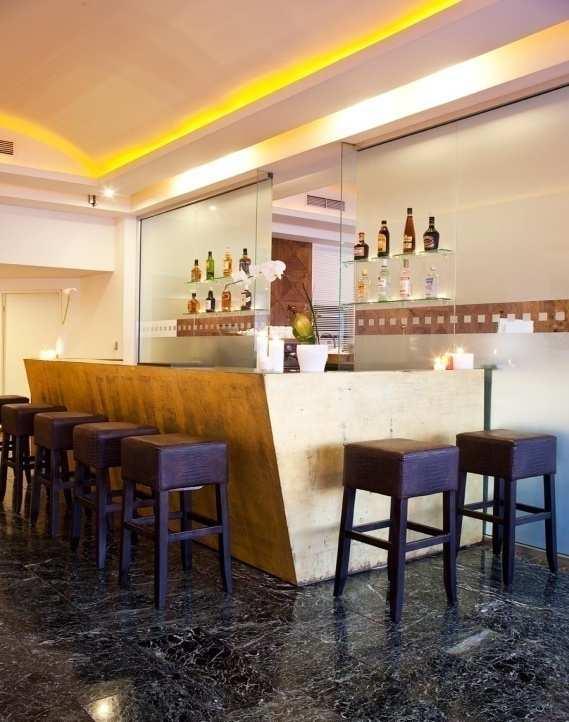 BAR Το bar βρίσκεται στον 1 ο όροφο του ξενοδοχείου μας