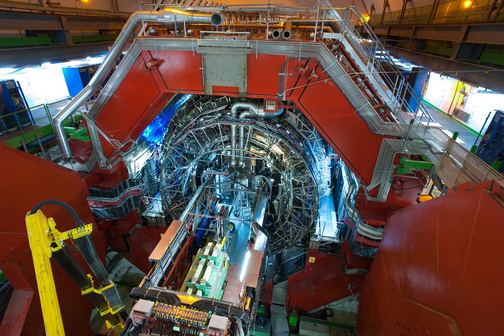 ALICE : A Large Ion Collider Experiment CERN 1.9.