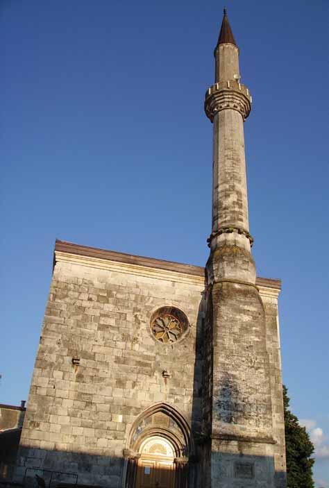nije usporilo njegov razvoj. Naselje nad Unom izraslo je u postojanu urbanu cjelinu sve dok se odjednom nad njim nije nadvila zastava istočnog padišaha. Godine 1463.
