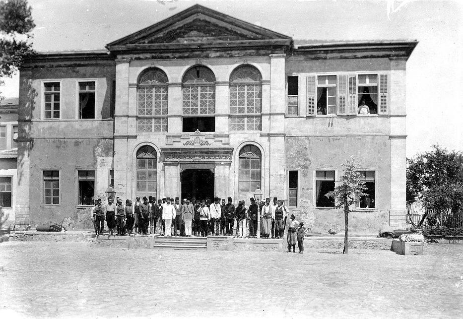 196 νό αν ήταν μουσουλμάνος). Γενική Συνέλευση (Βουλή), στην οποία θα πλειοψηφούσαν για πρώτη φορά οι χριστιανοί, θα είχε 80 μέλη (49 χριστιανούς και 31 μουσουλμάνους).