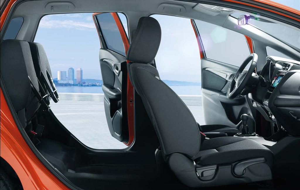 11 SEDADLÁ MAGIC SEATS ČAROVNÁ účelnosť Keď sa menia životné situácie, nová Honda Jazz sa