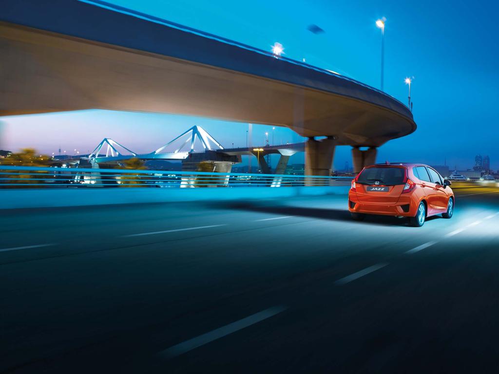 42 HONDA PREMIUM QUALITY HONDA PREMIUM QUALITY 8-ROČNÝ VERNOSTNÝ PROGRAM Ak budete počas celej prevádzky vozidla vykonávať jeho údržbu podľa odporúčaní Hondy, použitím odporúčaného materiálu a