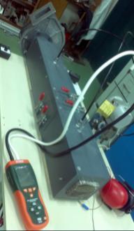 אורן שדות, מר עומרי רם אב"ג 3-way Priority Flow Control Valve המטרה היא תכנון מערכת אשר תבטיח אספקת שמן בספיקה קבועה אל רכיב יעד בעל לחץ משתנה במכונת דפוס קיימת כיום מערכת אלקטרונית