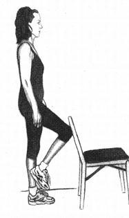 Slika 18: Vaja za vzdrževanje ravnotežja na eni nogi Vir: Lasten VAJE ZA MIŠIČNO KREPITEV KREPITEV ZGORNJIH IZTEZALK HRBTENICE 1. Lahko stojite ali udobno sedite.