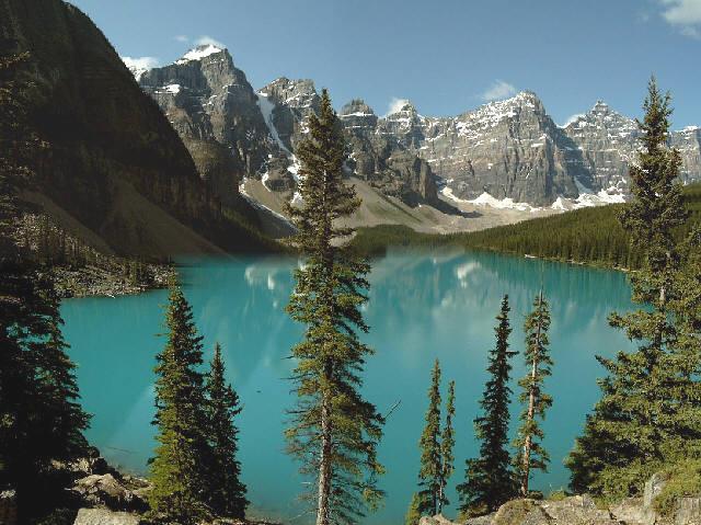 Βραχώδη Όρη Τα Βραχώδη Όρη (Rocky Mountains) είναι η μεγάλη οροσειρά της δυτικής Βόρειας Αμερικής, που εκτείνεται σχεδόν κατά μήκος του Ειρηνικού ωκεανού με κατεύθυνση προς νότο (Αλάσκα, Καναδάς,
