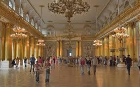 Το Ερμιτάζ (Эрмитаж) αποτελεί το μεγαλύτερο και ένα από τα παλαιότερα μουσεία στον κόσμο, καθώς και ένα από τα σημαντικότερα αξιοθέατα της Αγίας Πετρούπολης.