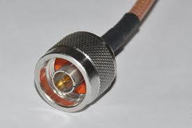 GHz. Acest tip de conector are urmatoarele avantaje: zgomot de cuplaj mic, rezistenta sporita la