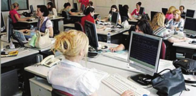 Θα πρέπει να τονιστεί παράλληλα πως, τυχόν μείωση του κατώτατου μισθού θα δημιουργήσει σοβαρά προβλήματα στην ομαλή εφαρμογή του Ελάχιστου Εγγυημένου Εισοδήματος που αποτελεί βασικό πυλώνα κοινωνικής