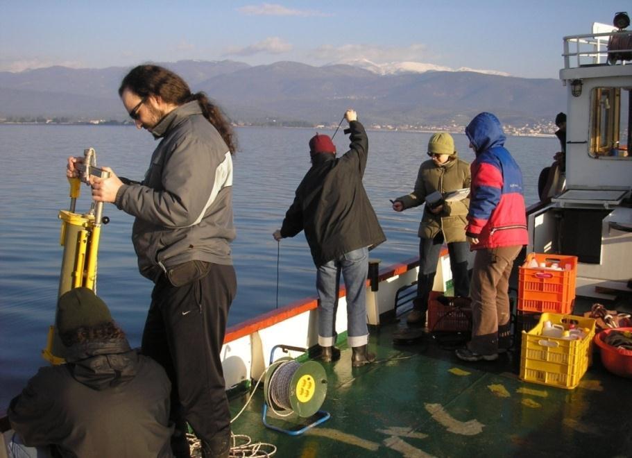 ΙΣΤΟΡΙΚΗ ΑΝΑΔΡΟΜΗ ΕΚΠΑ 1975: Ίδρυση Επαγγελματικού Ενδεικτικού Ωκεανογραφίας, το οποίο μετεξελίχθηκε σε