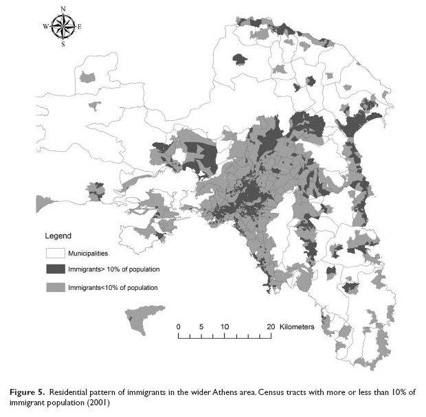 Σχετικά με τον Ελλαδικό χώρο και βάσει των στοιχείων της απογραφής του 2001, οι μεγαλύτερες συγκεντρώσεις των μεταναστών συναντιόνται στα μεγάλα αστικά κέντρα όπως άλλωστε συμβαίνει και σχεδόν σε