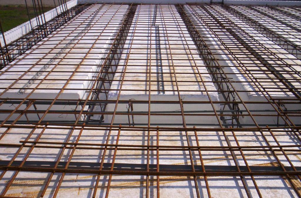 Planşeele: Elementele IsoteQ se poate conbina cu orice material de construcńie din comerń. 3.5.1.