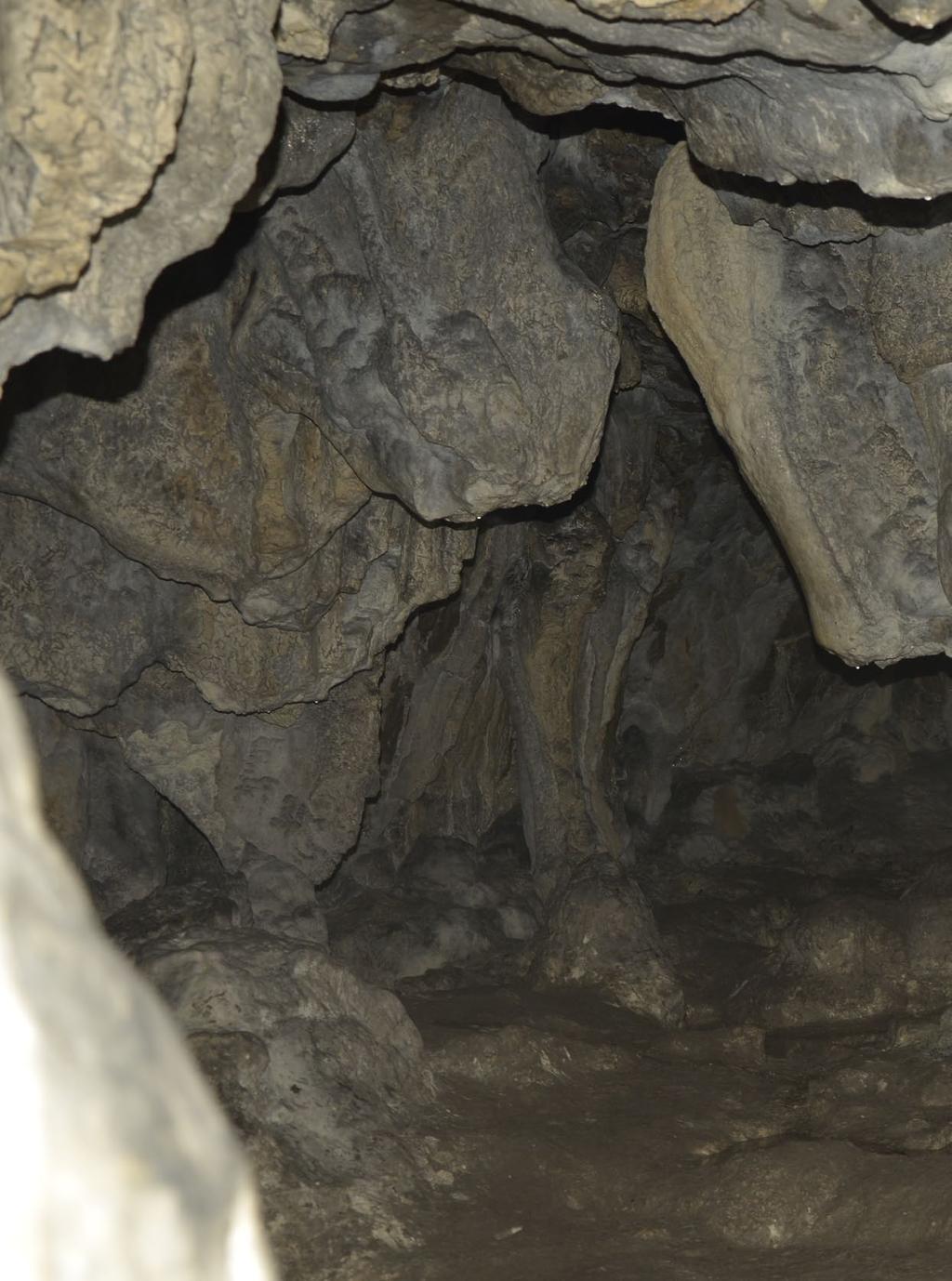 Geografia Jaskyňa Mažarná Jaskyňa Mažarná sa nachádza v blízkosti obce Blatnica v okrese Martin.