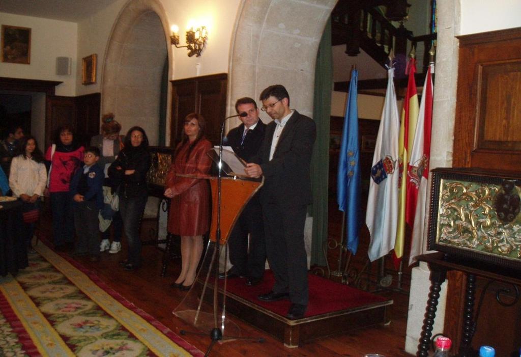 Το μεςθμζρι, επιςκεφκικαμε το Cástrelos. Ζνα τεράςτιο κάςτρο με πολφ μεγάλουσ κιπουσ που ςιμερα λειτουργεί ωσ δθμαρχείο. Εκεί μασ καλωςόριςε κερμά ο διμαρχοσ του Vigo.