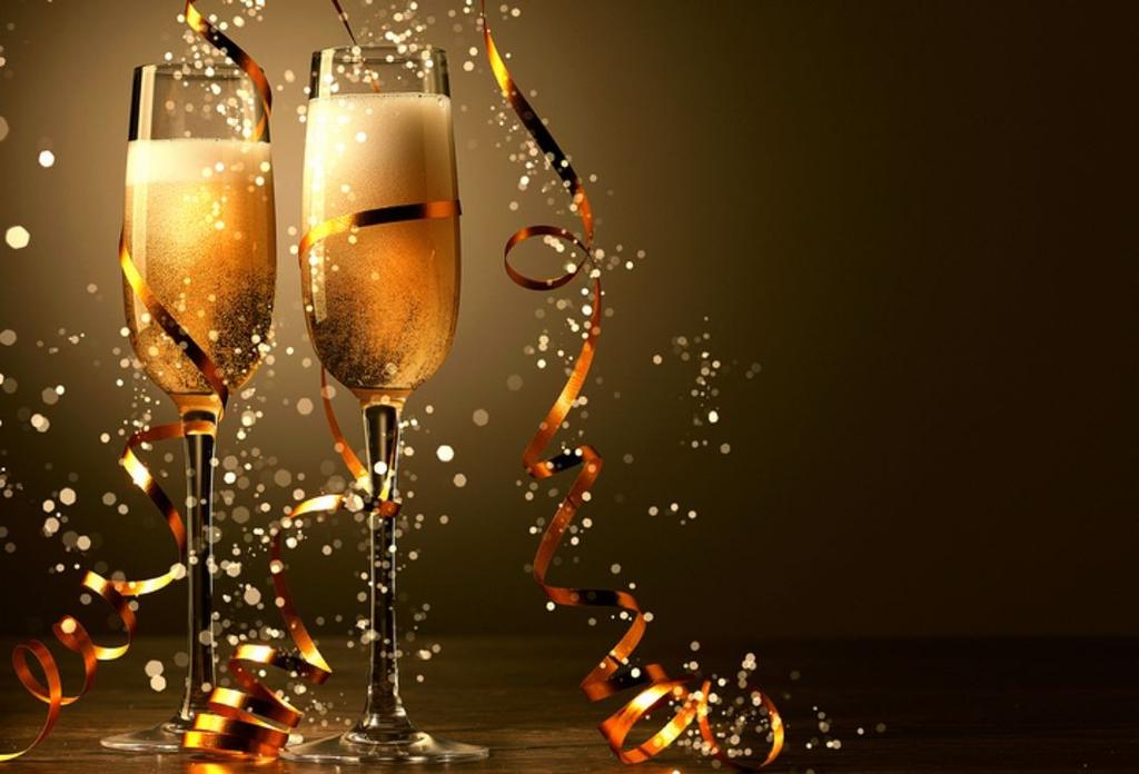 19806 Join us for the festivities December 31, 2016 Doors open at 9:00pm