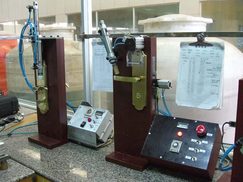 381 Bài tập 34: Anh/Chị cho biết mối tương quan giữa vận tốc băng chuyền (cm/s) với chiều dài cắt được (mm) của sản phẩm A như sau: Số Vận tốc băng chuyền (cm/s) (x) Chiều dài cắt được (mm) (y) Số