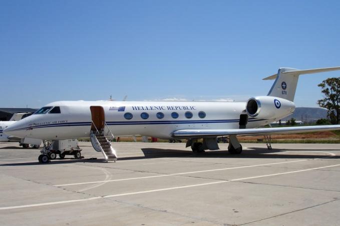 9.5.2.7 Gulfstream V - Embraer 135 - Embraer 145 Η Π.Α. διαθέτει τρία αεροσκάφη μεταφοράς υψηλών προσώπων στην 112ΠΜ, τα οποία ανήκουν στην 352 Μοίρα Μεταφοράς Υψηλών Προσώπων (352 ΜΜΥΠ).