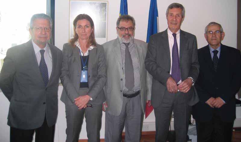 Στιγμιότυπο από τη συνάντηση μεταξύ του ΕΒΕΑ και του Πρέσβη της Γαλλίας κ.