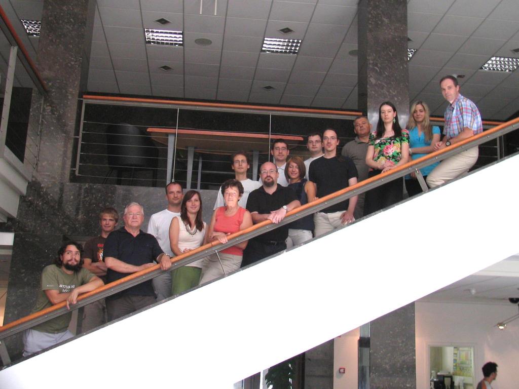 ur team Laboratory of Biophysics @ F5.IJS, FFA.UI-LJ, C AMASTE Zoran Arsov Marjeta Šentjurc Jure Zdovc Jana Mlakar Slavko Pečar Tilen Koklič http://lbf.ijs.