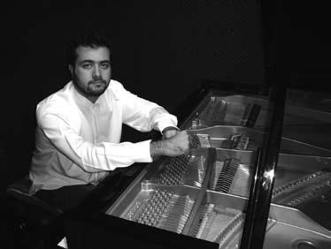 ΝΙΚΟΣ ΚΥΡΙΟΣΟΓΛΟΥ πιάνο Ο Νικόλαος Κυριόσογλου γεννήθηκε στις Σέρρες το 1980.