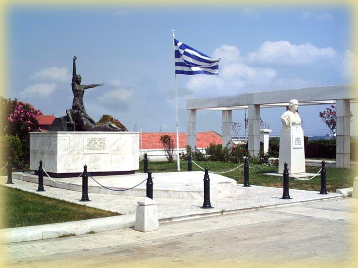 Από τις πρώτες δράσεις του Συλλόγου ήταν η ανέγερση του μνημείου των Αινιτών