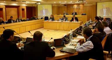 Παρασκευή 10 Νοεμβρίου 2017 ATTIKO BHMA 5 αυτοδιοίκηση Eëåýèåñï BHMA Ï êõíéóìüò ôçò áðüëõôçò áíéêáíüôçôáò Ïé äõï áñ ìü äéïé ãéá ôçí ïé êï íï ìß á õ ðïõñ ãïß ï Åõ êëåß äçò Ôóá êá ëþ ôïò êáé ï Ãéþñ ãïò