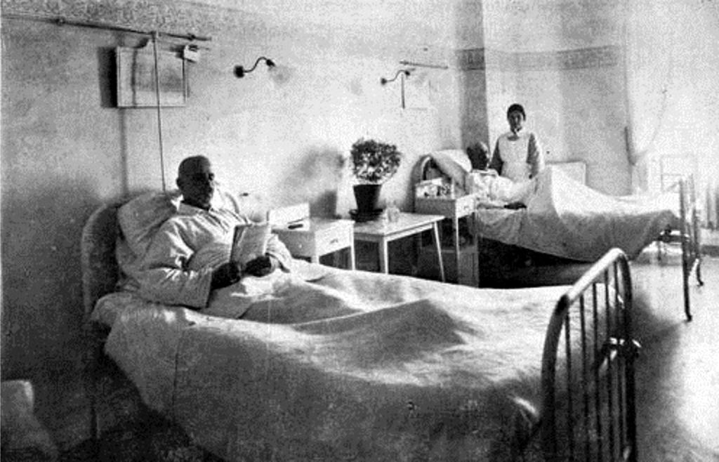 Δημογραφική προσέγγιση του Θεραπευτηρίου «Ο Ευαγγελισμός» κατά τον Μεσοπόλέμο Εικόνα 2. Αριθμός Άπορων Εξεταζόμενων και Νοσηλευόμενων (1931-1935) και αριθμός ημερών νοσηλείας απόρων (1923-1939).