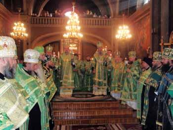односе са Карловачком митрополијом, односно Српском Православном Црквом. Сусрет домаћина и госта одиграо се 19.