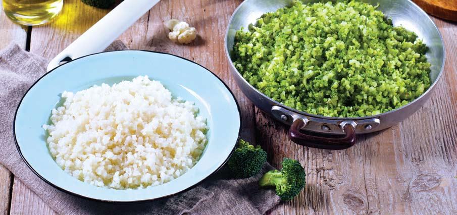 10526 Ρύζι Veggie με Κάρυ & Τόφου Για τους χορτοφάγους που αγαπούν την Ασιατική κουζίνα, ένα πιάτο με τραγανά λαχανικά όπως αρακάς, κόκκινες και κίτρινες πιπεριές, κίτρινα και πορτοκαλί καρότα, ρυζί