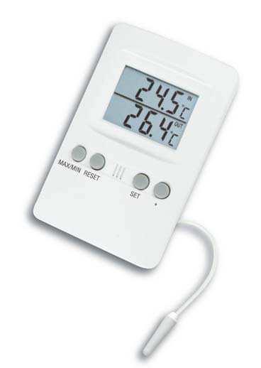 ..+110 C Rezolucija: 0,1 C Točnost: ±1,0 C (kod -20 C...+70 C), izvan ±2 C C/ F-odabirljivo 3 m silikonski kabel Cijena bez PDVa.: 135,00 kn EI-30-1043.
