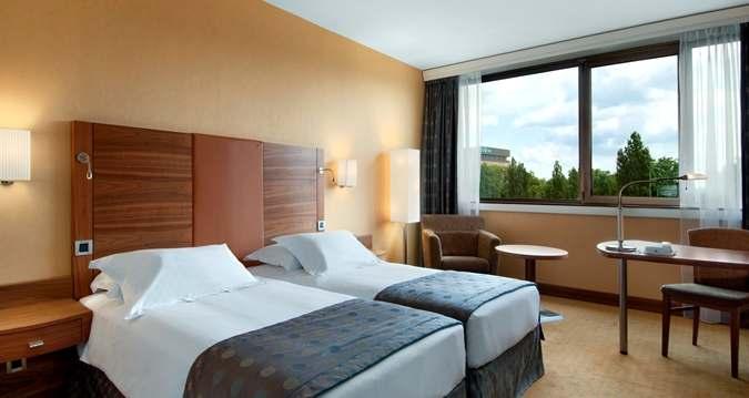 : Hilton Strasbourg, Novotel Frankfurt - Bonus Price.