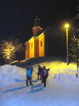Skale. Prav je, da se zaradi prihodnosti zazremo tudi v preteklost. Zato se bomo v nedeljo, 2. februarja, na svečnico, ob 19.