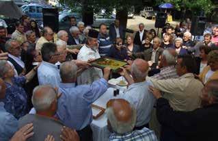 Ο παπα-σωτήρης Μπαλτής, τελούσε Παράκληση στην εκκλησία του ενός χωριού και μετά πήγαινε στο άλλο και τελούσε και εκεί, εναλλάξ.
