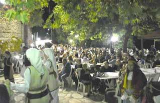 8 ΤΑ ΧΡΟΝΙΚΑ ΤΗΣ ΝΕΡΑΪΔΑΣ ΔΟΛΟΠΩΝ ΣΕΠΤΕΜΒΡΙΟΣ 2017 Καλοκαίρι 2017 στον τόπο μας πανηγύρια και άλλες πολιτιστικές εκδηλώσεις Σάββατο 12 Αυγούστου 2017, Χορός Συλλόγου Σαρανταπόρου: Με μεγάλη επιτυχία