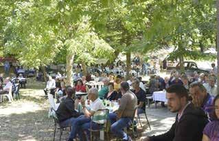 Λειτούργησε ο εφημέριος των ενοριών της Κοινότητάς μας Νεράϊδας παπα- Σωτήρης Μπαλτής, μαζί με τον παπα-κώστα Αυγέρη, τον παπα-κώστα Παπαγεωργίου και τον παπα-σεραφείμ Ζήση, ενώ οι καλλίφωνοι ψάλτες