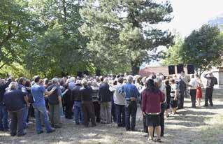 Όπως κάθε χρόνο έτσι και φέτος, στους προσκυνητές προσφέρθηκε νοστιμότατη φασολάδα με την παρασκευή της οποίας ασχολήθηκε και φέτος ο αγαπητός χωριανός μας Τρύφωνας Σπανός.