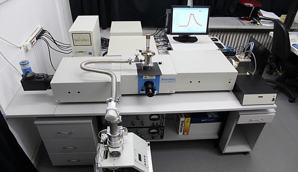 spectre de absorbție în domeniul standard UV-Vis (200 850 nm); înregistrări de spectre de absorbție în domeniul NIR (850 3300 nm); înregistrări de spectre de reflectanță pe materiale cu reflexie