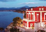 Οι Ερετριείς, από κοινού με τους Χαλκιδείς, ίδρυσαν αποικίες στην Νότια Ιταλία, τις Πιθηκούσσες και την Κύμη και μετέδωσαν το ελληνικό αλφάβητο στους Λατίνους, μαζί με τον ελληνικό πολιτισμό.