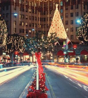 Μέσω Sunset Boulevard προχωρούμε στην Rodeo Drive, τον πασίγνωστο δρόμο με τα πολυτελή καταστήματα, με την κυρίως επώνυμη πελατεία του Μπέβερλι Χιλς.