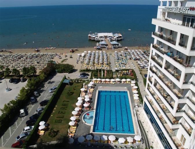 HOTEL BLEART 4+* Centrotours exclusive! All inclusive! POLOŽAJ: hotel Bleart smješten je na samoj obali mora u popularnom području Shkembi I Kavajes, 8km južno od centra Drača.