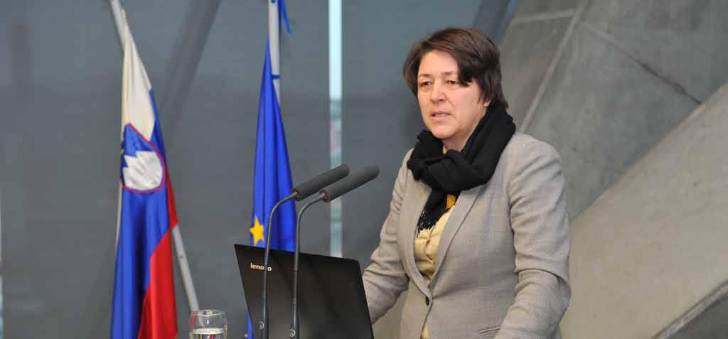 Razvoj mest prihodnosti: priloænosti za Evropo in Slovenijo mag. Violeta Bulc, evropska komisarka za promet Evropska komisarka mag.