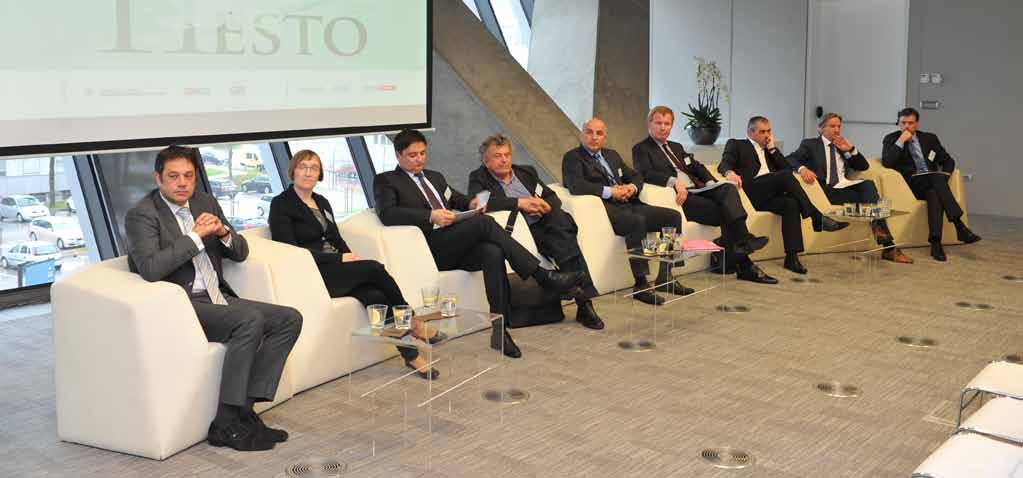 Okrogla miza æupanov in predstavnikov 11 mestnih obëin Matej ArËon, æupan Mestne obëine Nova Gorica, Mojca BreπËak, direktorica RCMS, Mestna obëina Murska Sobota, Boπtjan Trilar, æupan Mestne obëine