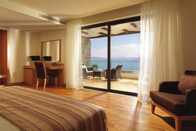 Γιορτές στην Ελλάδα WYNDHAM & RAMADA LOUTRAKI 5* LUX (POSEIDON RESORT) ΦΑΡΟΣ, ΗΡΑΙΟΝ ΠΕΡΑΧΩΡΑ, ΛΟΥΤΡΑΚΙ - ΚΟΡΙΝΘΙΑ Tο Poseidon Resort βρίσκεται σε ένα µαγευτικό σηµείο του Κορινθιακού Κόλπου.