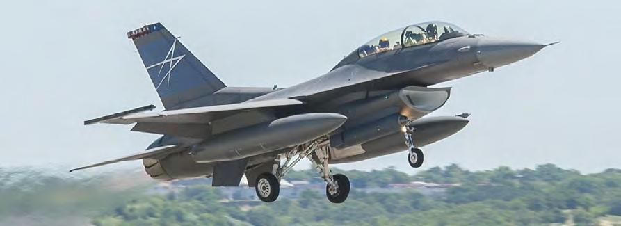 Επιστρέφοντας στις ΗΠΑ, αν και το F-22 δεν φέρει IRST, το F-35 φέρει δύο διαφορετικά ηλεκτρο-οπτικά συστήματα.